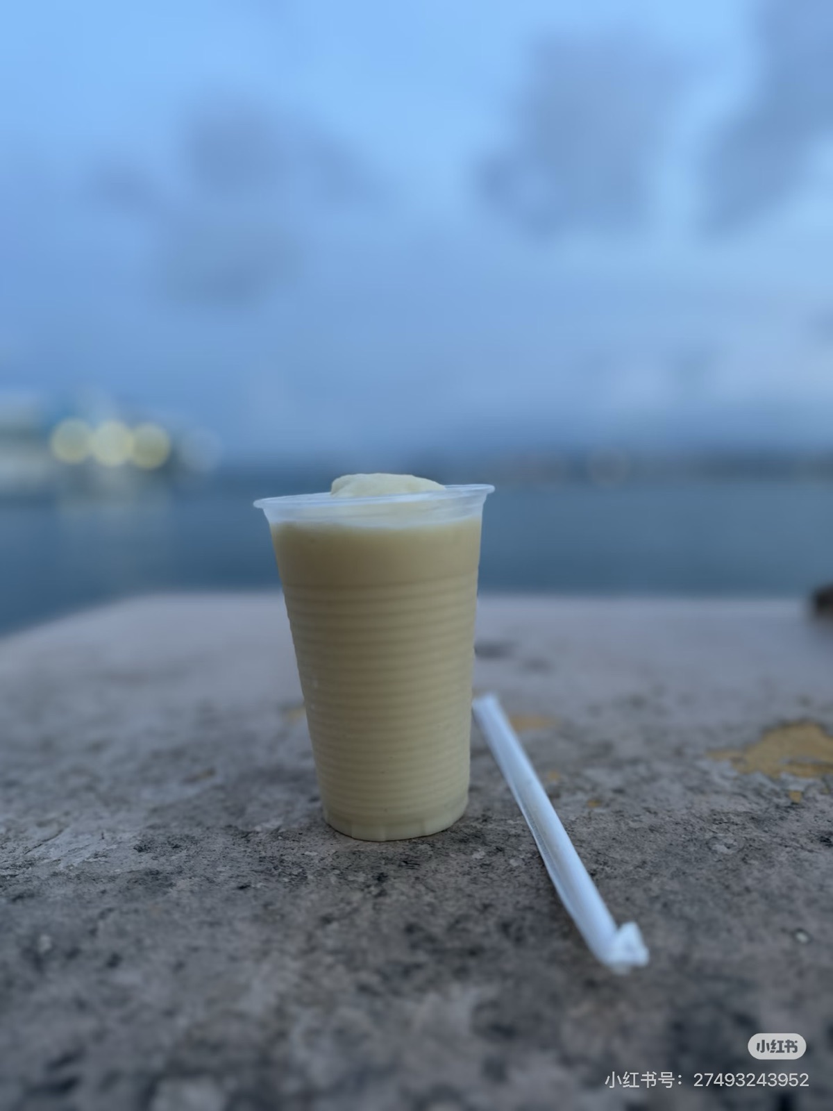 海边来一杯冰饮